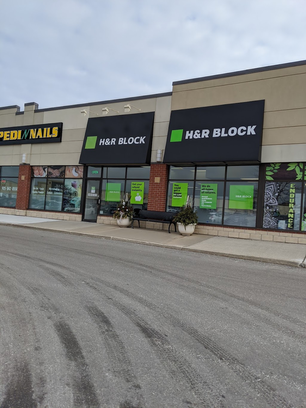 H&R Block | 210 North Service Rd W P1030, Oakville, ON L6M 2Y2, Canada | Phone: (905) 842-7600