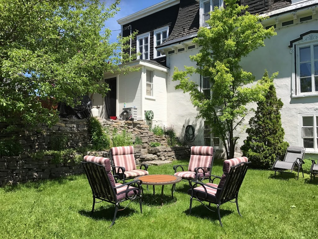 Auberge Le Petit Séjour | 394 Rue Pichette, Château-Richer, QC G0A 1N0, Canada | Phone: (418) 972-0919