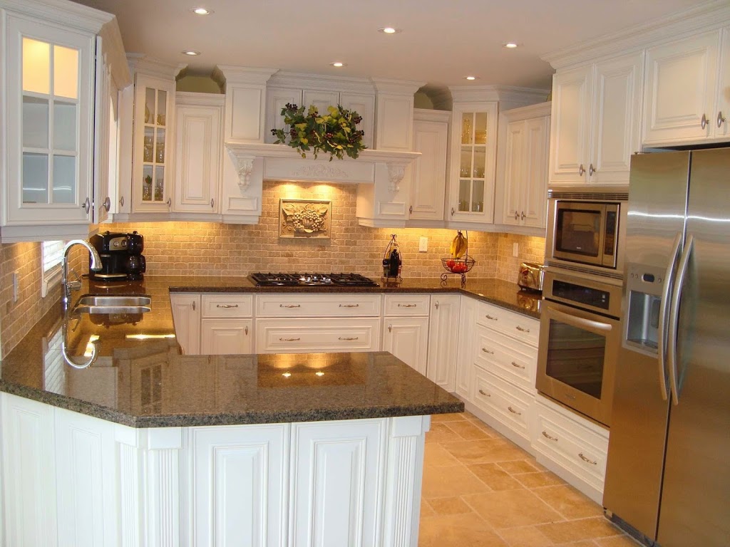 Aura Kitchens & Cabinetry Inc | 1770 Alstep Dr, Mississauga, ON L5S 1W1, Canada | Phone: (905) 673-2872