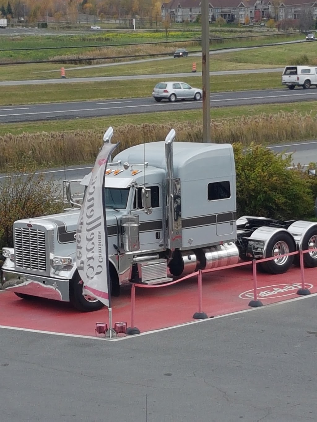 Camions Excellence Peterbilt | 1041 Rue Nobel, Sainte-Julie, QC J3E 1Z4, Canada | Phone: (450) 649-3221