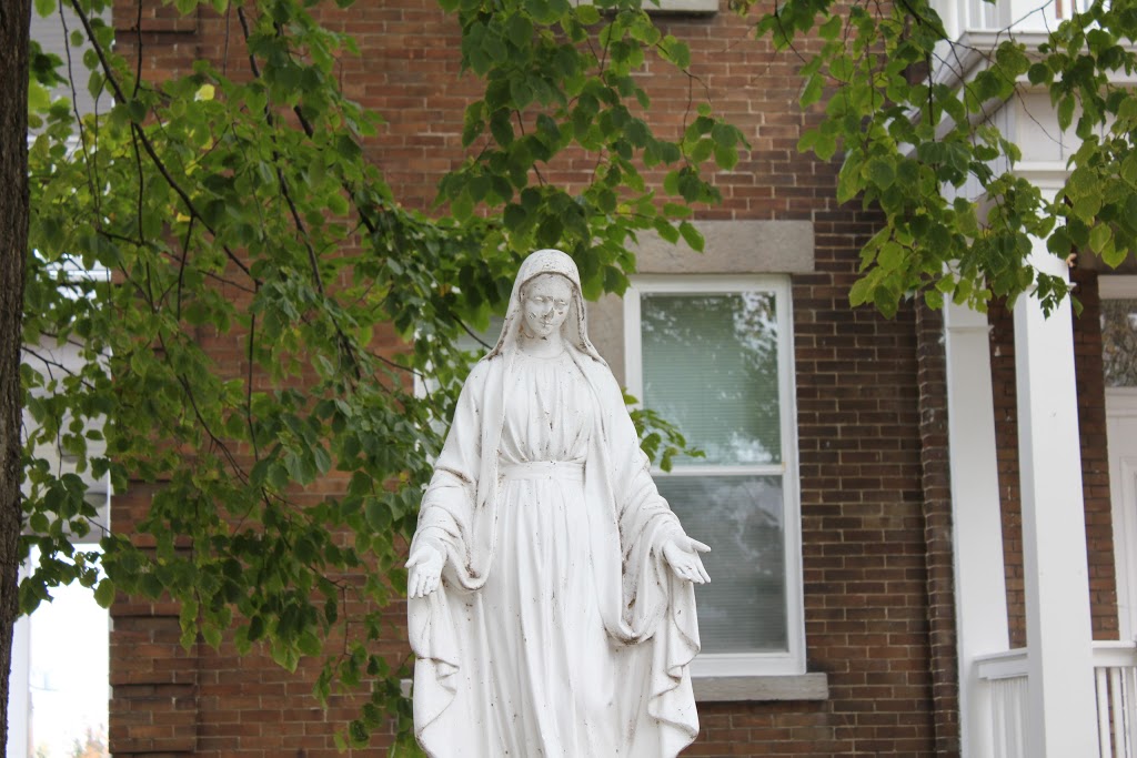 La Nativité de la Sainte Vierge | 155 Chemin de Saint-Jean, La Prairie, QC J5R 2J9, Canada | Phone: (450) 659-1133