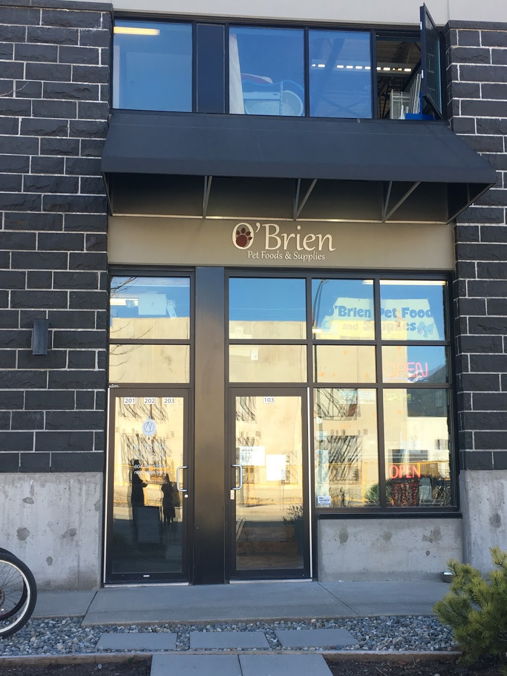 OBrien Pet Food and Supplies - Squamish’s Pet Food Store, Local | 1121 Commercial Pl #103, Squamish, BC V8B 0S5, Canada | Phone: (604) 892-9035