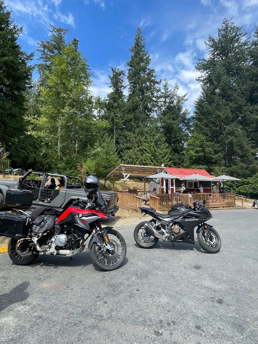 Burger Barn | 809 Sutil Point Rd, Mansons Landing, BC V0P 1K0, Canada | Phone: (250) 935-0452