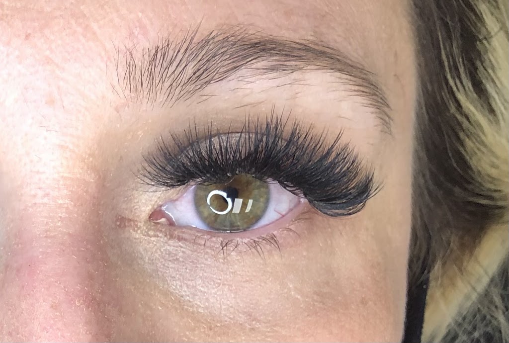 Q.B.Lashes | 164 Innisfil St, Barrie, ON L4N 3E7, Canada | Phone: (705) 796-3130