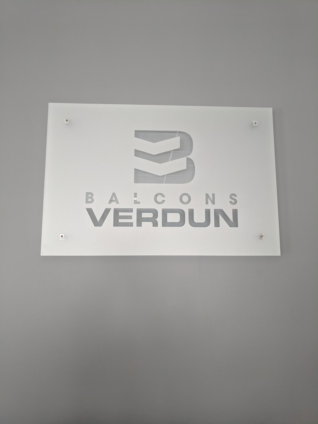 Balcons Verdun Laval | 4525 Blvd. Samson, Laval, QC H7W 2H2, Canada | Phone: (450) 681-6646