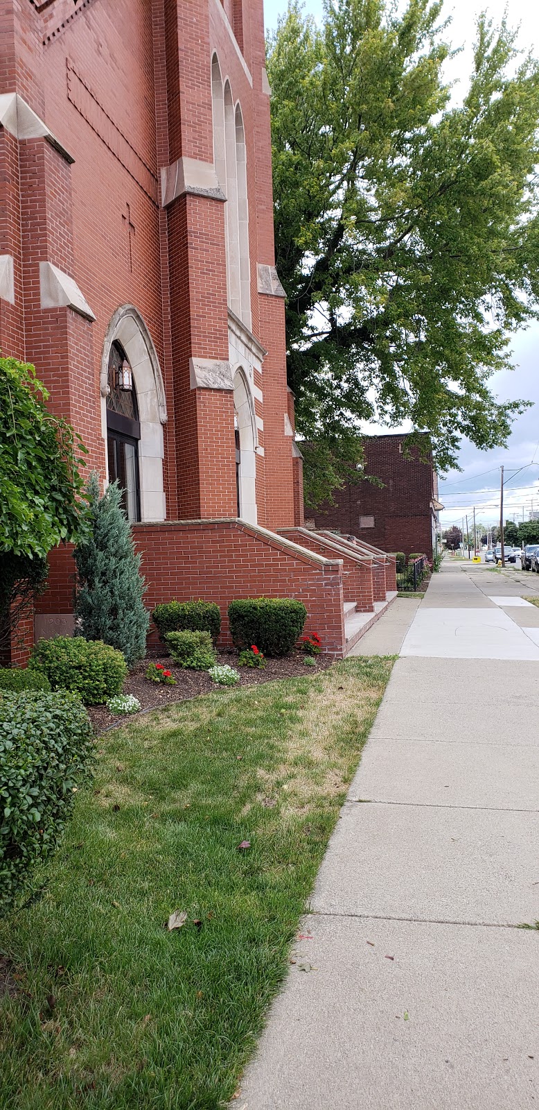 Our Lady Czestochowa Church | 64 Center Ave, North Tonawanda, NY 14120, USA | Phone: (716) 693-3822
