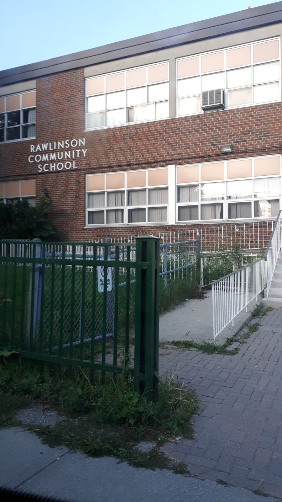 Rawlinson Community School | 231 Glenholme Ave, York, ON M6E 3C7, Canada | Phone: (416) 394-3080