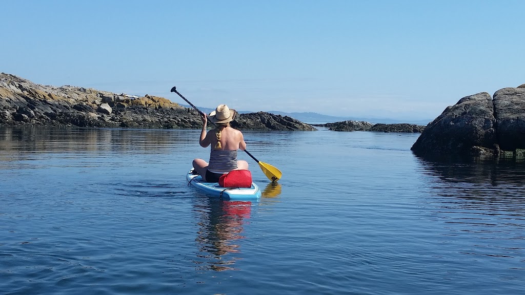 Smugglers Cove Kayak launch site | 3899 Smugglers Cove Rd (and, McAnally Rd, Victoria, BC V8N 4M2, Canada