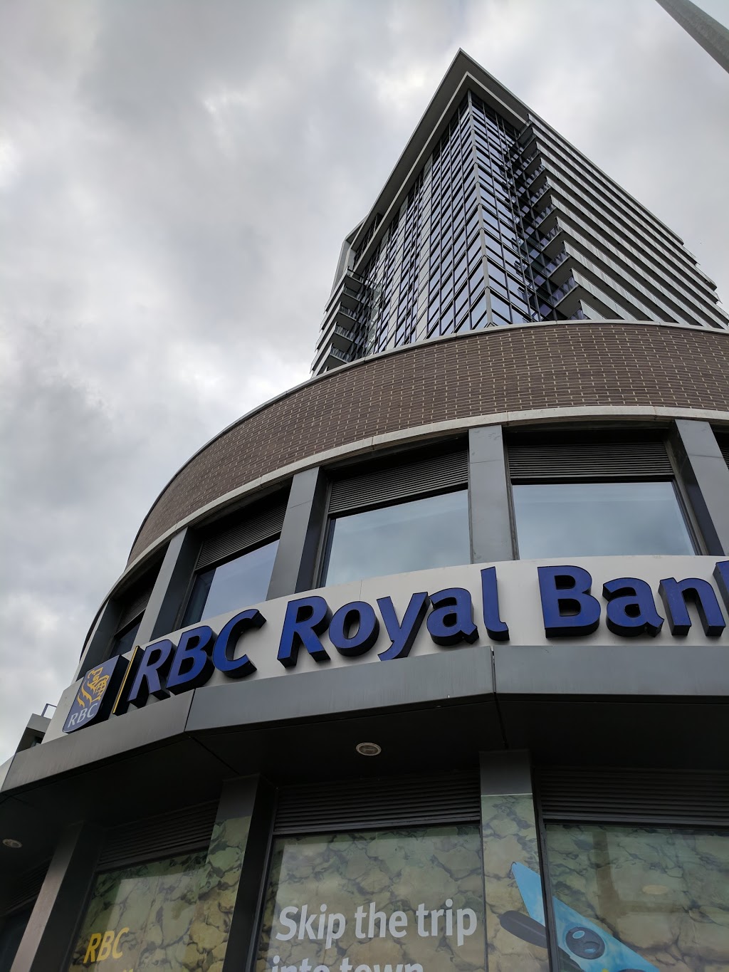 RBC Royal Bank | 1 Hurontario St, Mississauga, ON L5G 0A3, Canada | Phone: (905) 271-3377