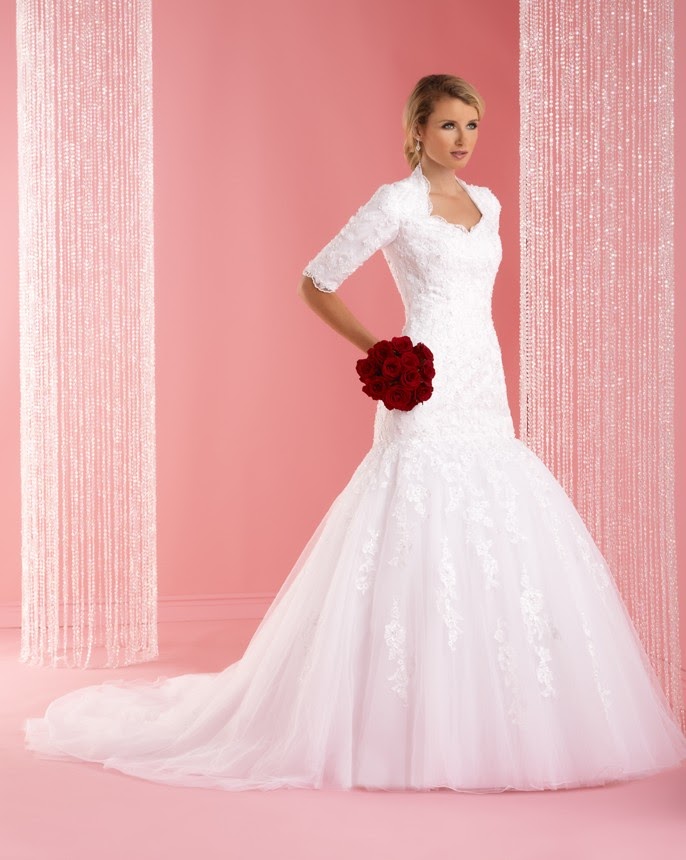 Chic Bridal Boutique | 514 3 St, Diamond City, AB T0K 0T0, Canada | Phone: (403) 942-4696