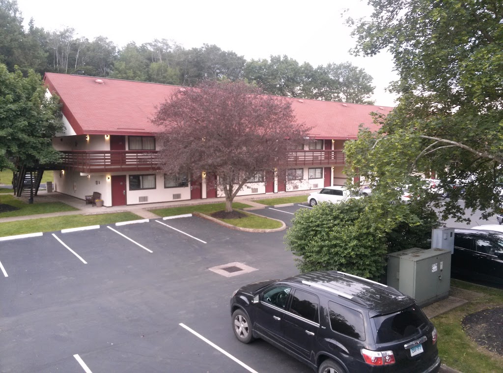 Red Roof Inn Buffalo - Niagara Airport | 146 Maple Dr, Bowmansville, NY 14026, USA | Phone: (716) 633-1100