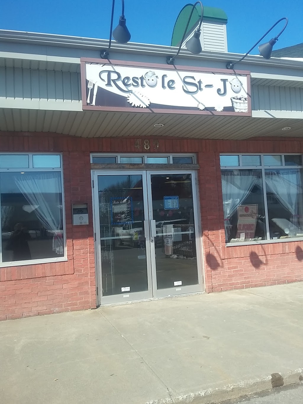 Resto Le St-Jo Inc | 489 Chemin Principal, Saint-Joseph-du-Lac, QC J0N 1M0, Canada | Phone: (450) 623-8527