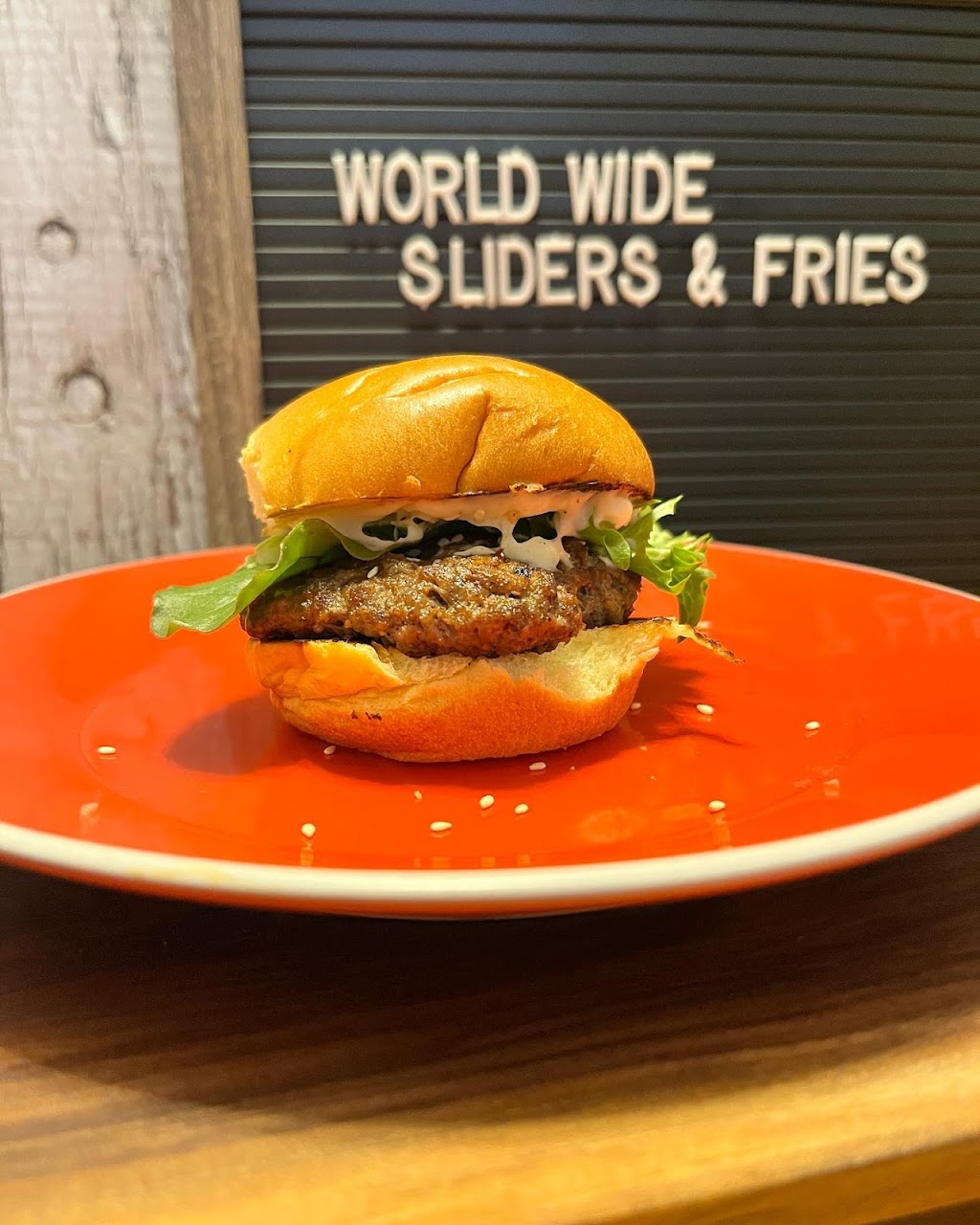 World Wide Sliders and Fries | 1993 ON-15, Kingston, ON K7L 4V3, Canada | Phone: (343) 580-5737