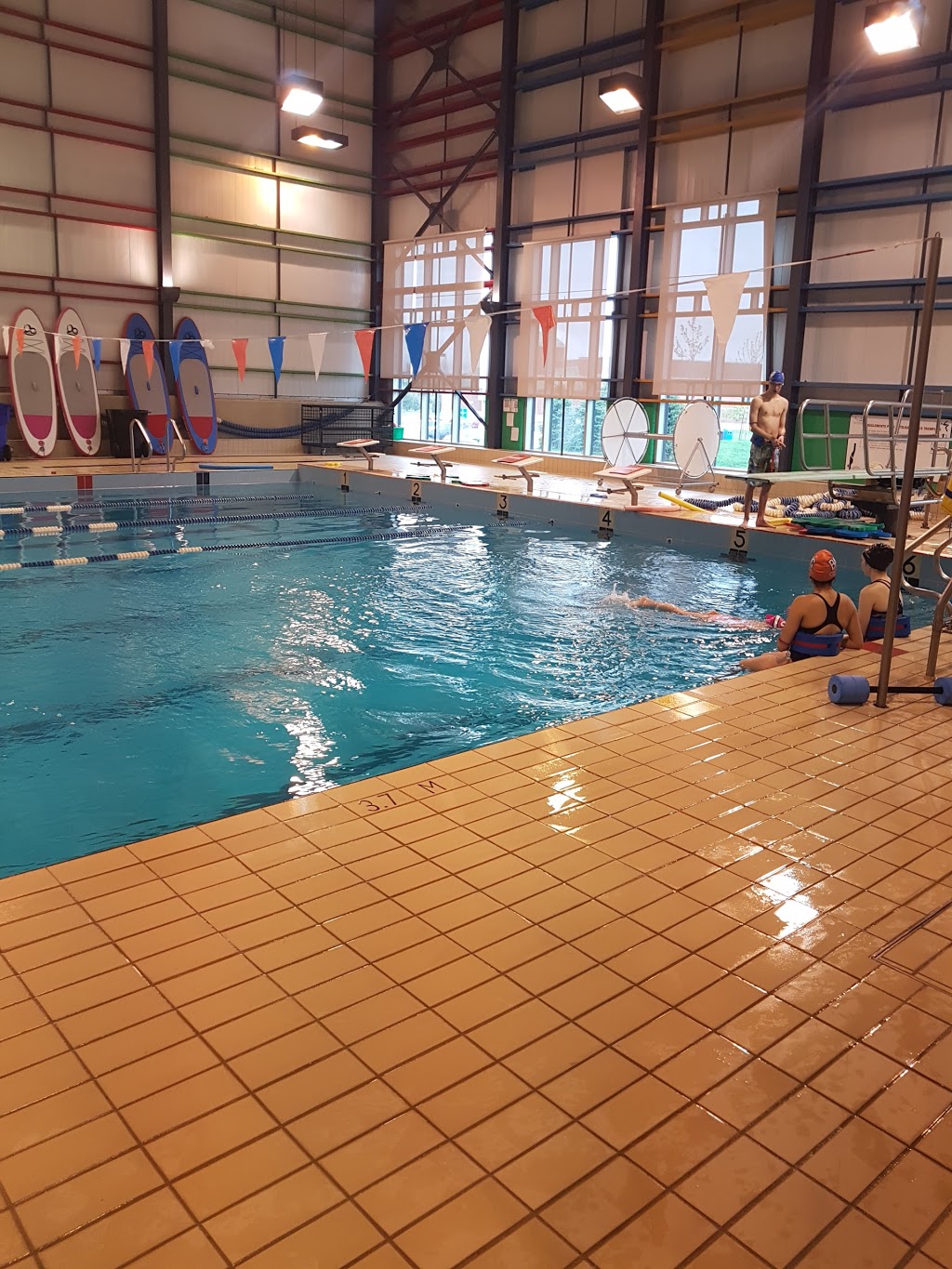 indoor pool CCSSJ | 2080 Rue Borduas, Sainte-Julie, QC J3E 2L5, Canada | Phone: (450) 922-3391