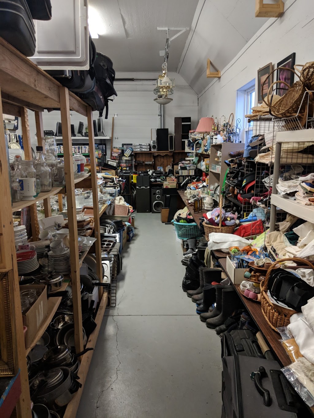 J&Ds Attic | 1004 18 St SE, High River, AB T1V 2A6, Canada