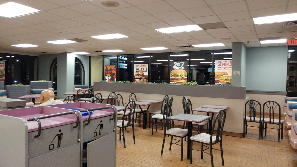 Burger King | 5645 Hurontario St, Mississauga, ON L4Z 1S7, Canada | Phone: (905) 890-5780