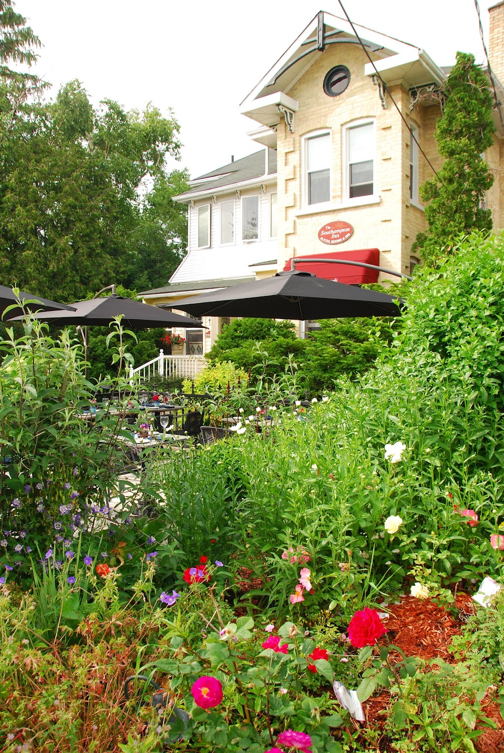 The Southampton Inn | 118 High St, Southampton, ON N0H 2L0, Canada | Phone: (888) 214-3816