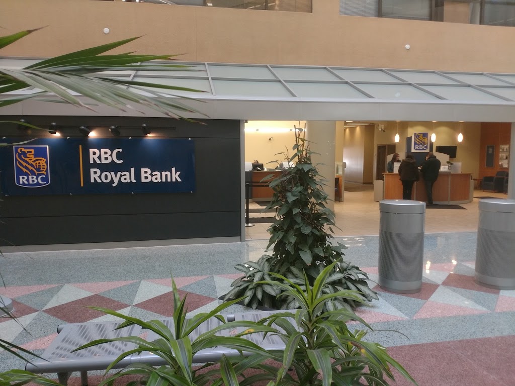 RBC Royal Bank | 33 City Centre Dr, Mississauga, ON L5B 2N5, Canada | Phone: (905) 897-8261