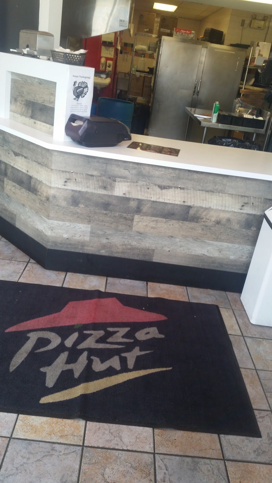 Pizza Hut | 161 Grand Ave, London, ON N6L 1M4, Canada | Phone: (519) 433-1673