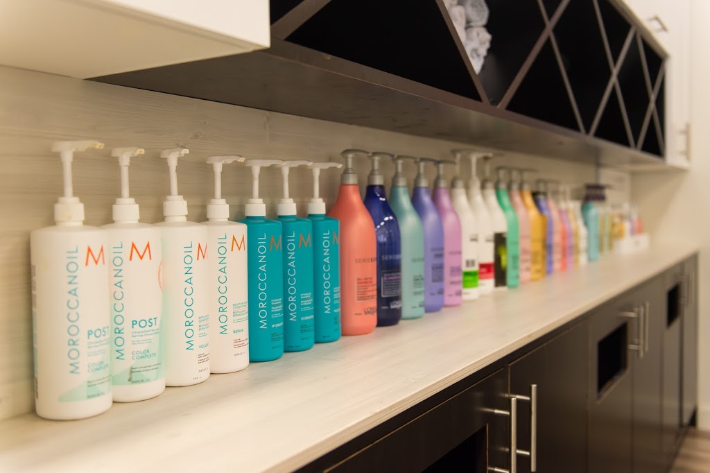 In Salon | 2983 Westoak Trails Blvd, Oakville, ON L6M 5E4, Canada | Phone: (905) 465-2398