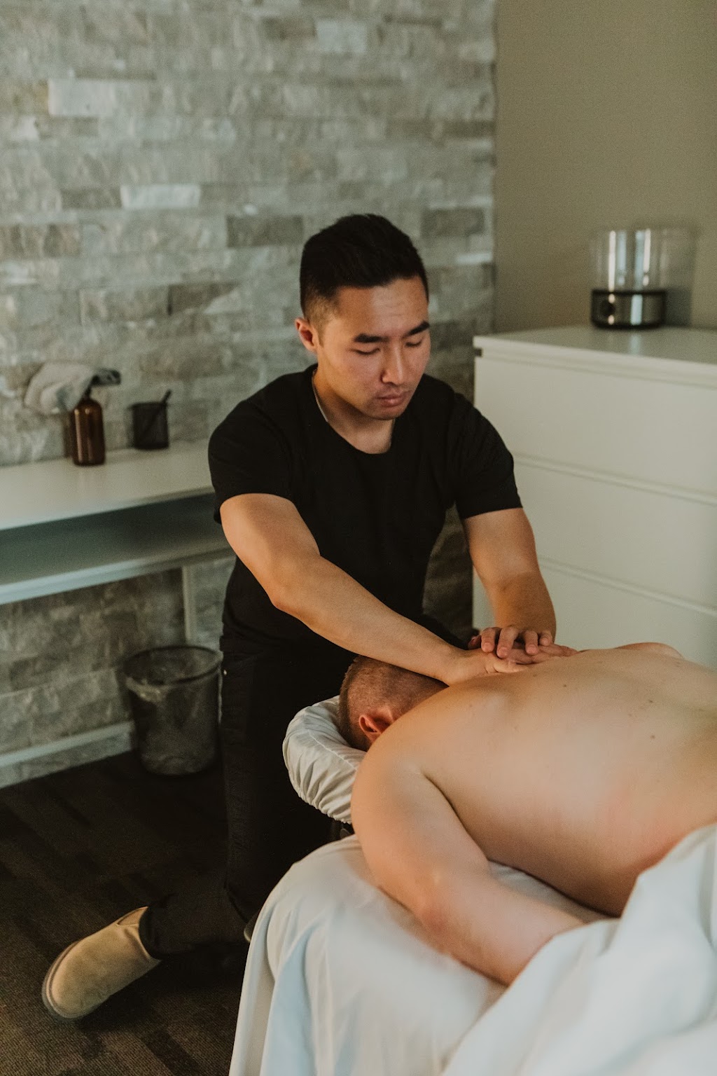 Manthew NG, Registered Massage Therapist | 11012 Macleod Trail SE #403, Calgary, AB T2J 6A5, Canada | Phone: (403) 452-5450