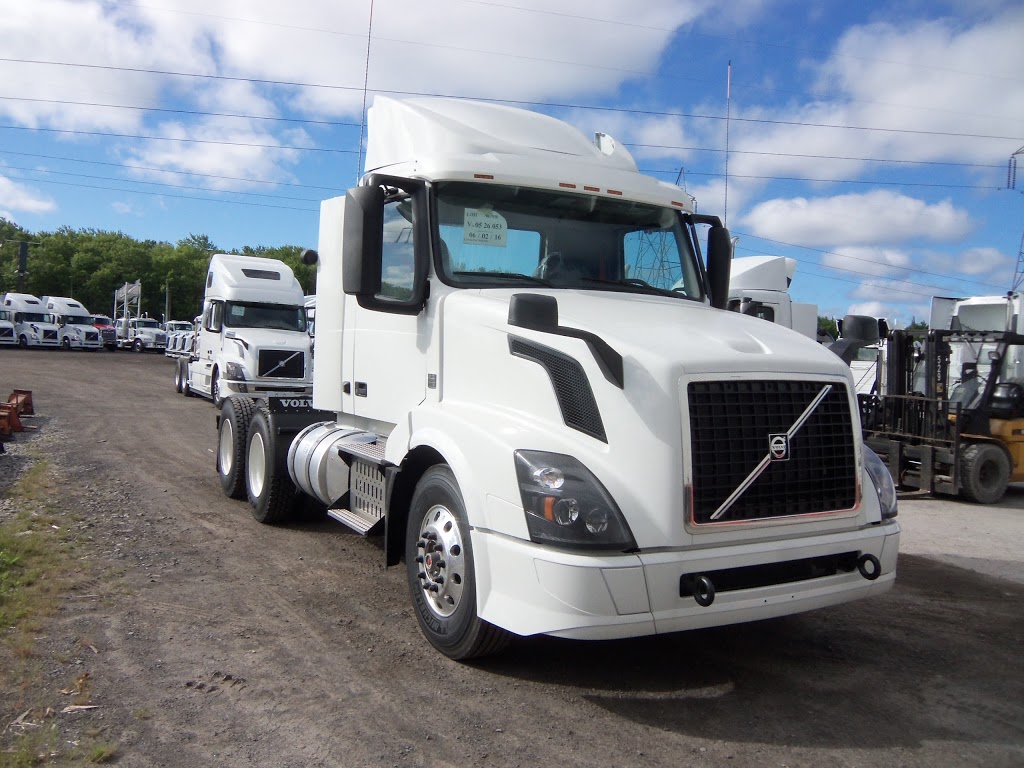 Camions Volvo Montréal | 180 Rue Royale, Les Coteaux, QC J7X 1A6, Canada | Phone: (450) 267-4994