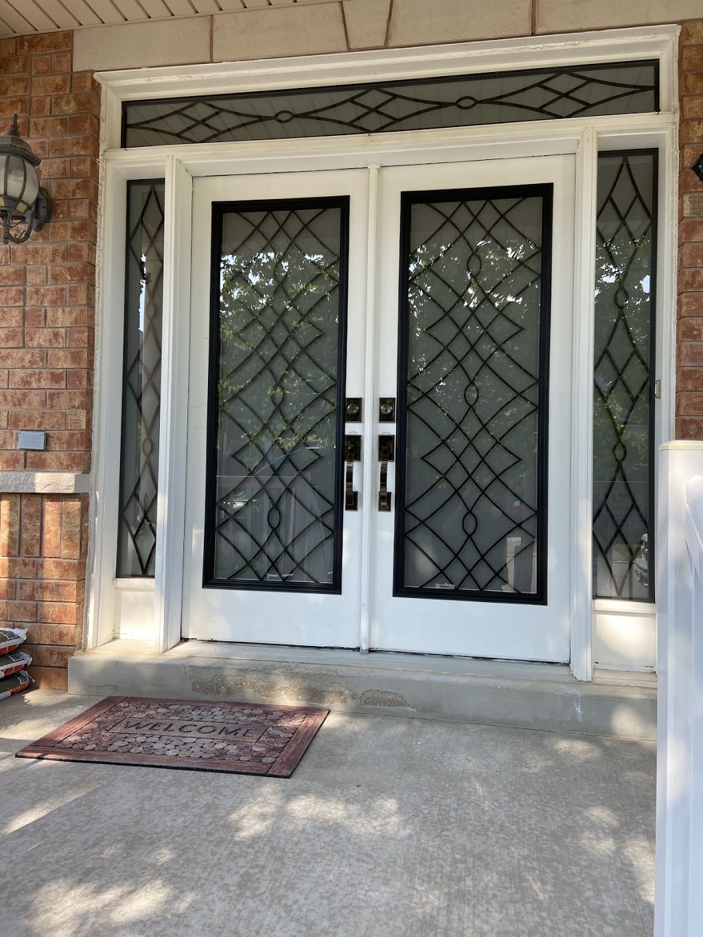 Distinctive Glass Door Inserts | 482 Kwapis Blvd, Newmarket, ON L3X 3K5, Canada | Phone: (905) 955-7540