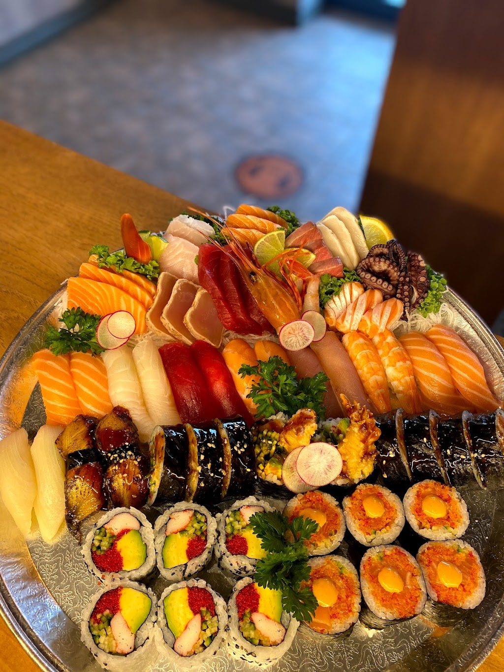 Minami Sushi - Newmarket | 883 Mulock Dr, Newmarket, ON L3Y 8S3, Canada | Phone: (905) 235-8822