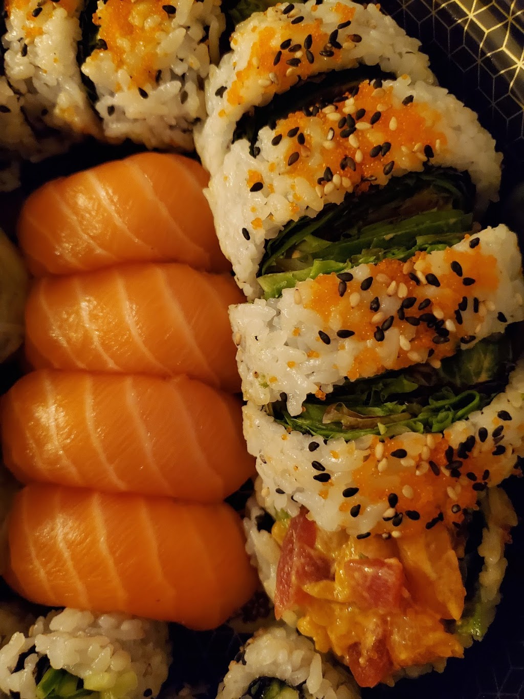 Sushi Kiki | 1101 Boulevard Brassard Suite 105, Chambly, QC J3L 5R4, Canada | Phone: (450) 684-9918