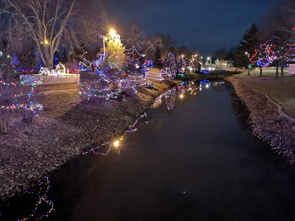 Simcoe Christmas Panorama | 50 Bonnie Dr, Simcoe, ON N3Y 3V6, Canada | Phone: (519) 426-1022