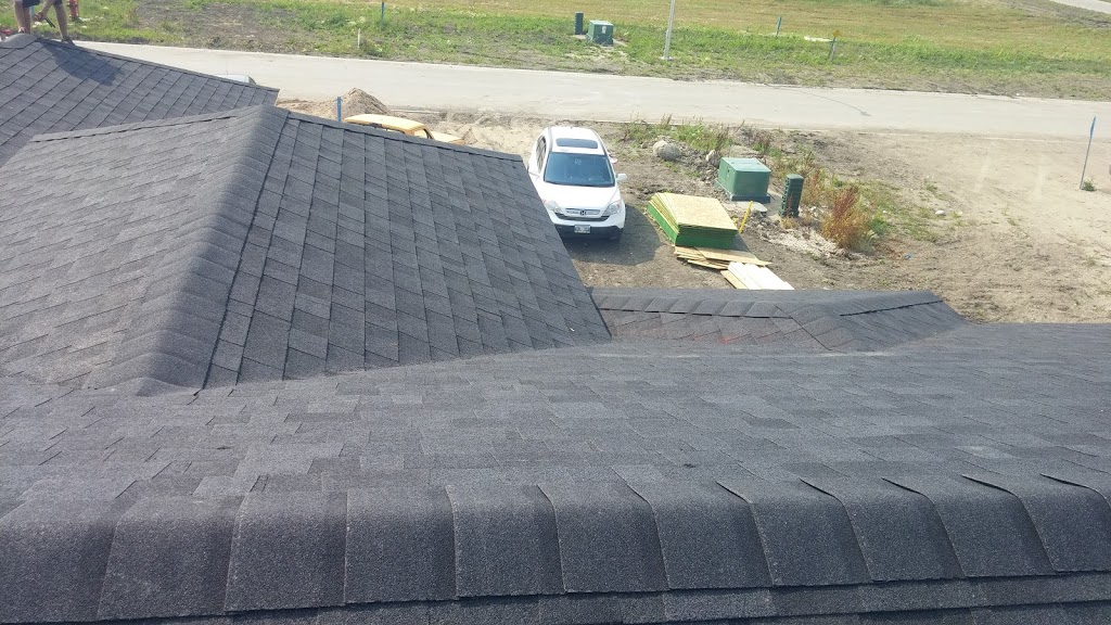 Platinum Roofing | 41 Stanway Bay, Mitchell, MB R5G 1H5, Canada | Phone: (204) 346-1536