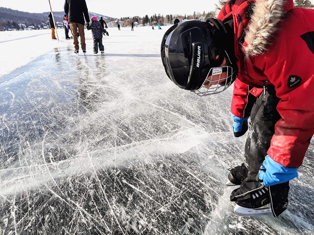 Patinoire du lac Beauport | 230 Chem. du Tour-du-Lac, Lac-Beauport, QC G3B 0T7, Canada | Phone: (418) 849-7141