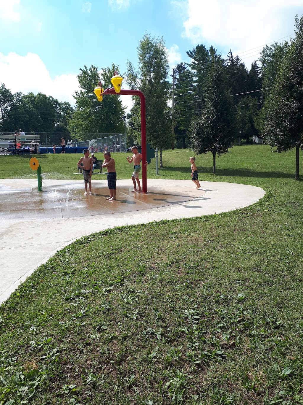 Listowel Kinsmen Pool | 440 Royal St E, Listowel, ON N4W 2S2, Canada | Phone: (519) 291-5387