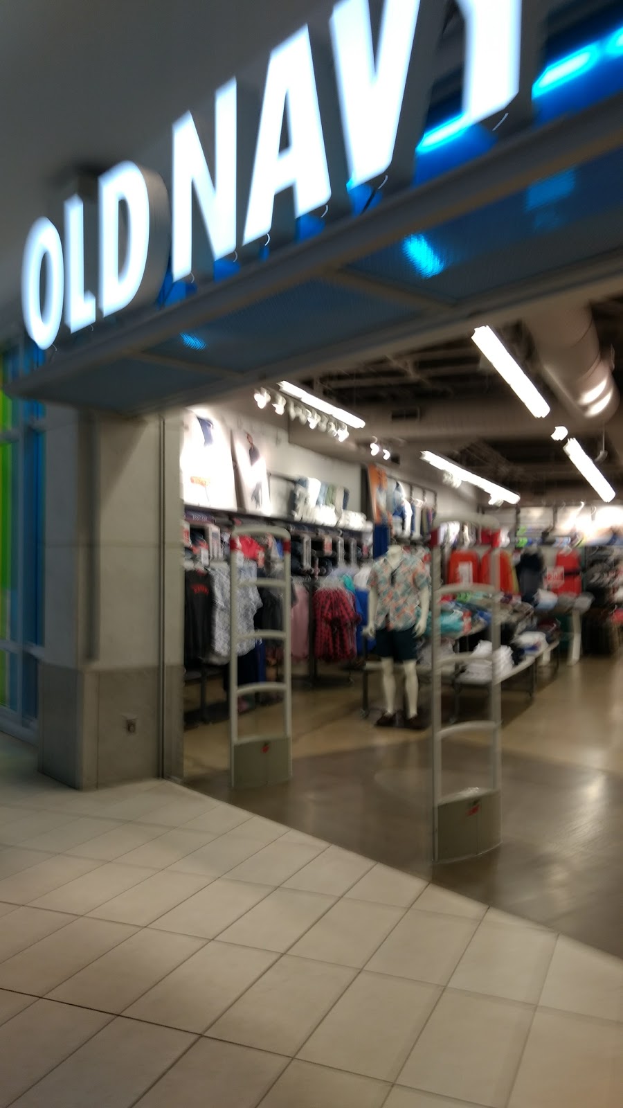 Old Navy | 777 Guelph Line, Burlington, ON L7R 3N2, Canada | Phone: (905) 681-7188