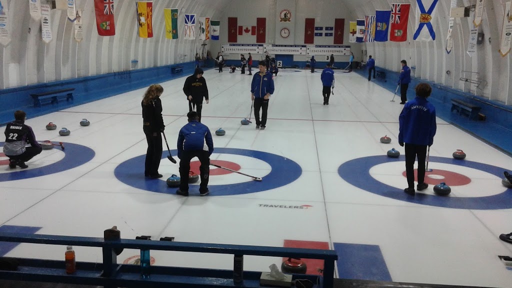 Pointe-Claire Curling Club | 250 Av. Lanthier, Pointe-Claire, QC H9S 4R1, Canada | Phone: (514) 695-4324
