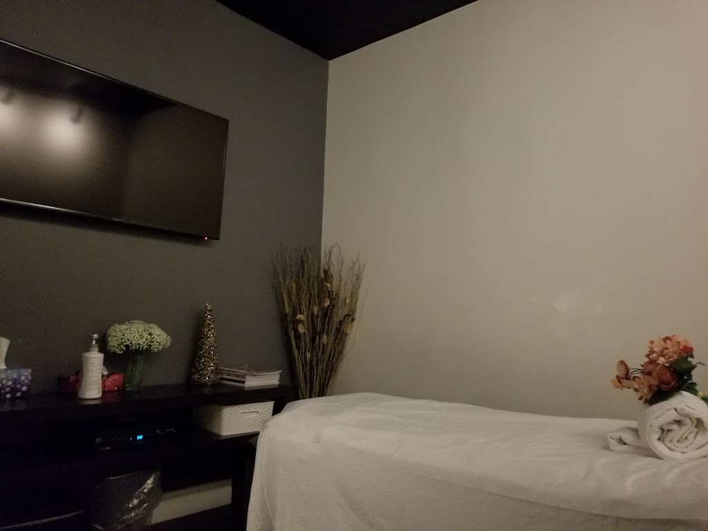 Footscape Reflexology & Massage Spa | 350 Hwy 7 #111, Richmond Hill, ON L4B 3N2, Canada | Phone: (647) 988-8692