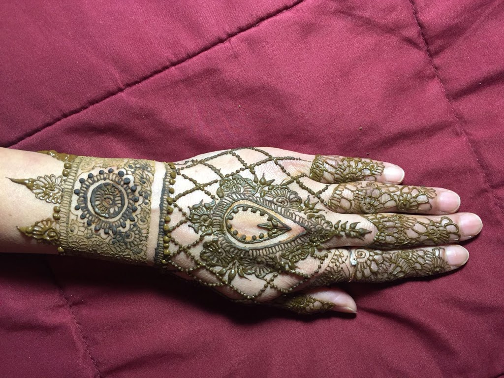 Reetu Mehndi ( Heena Artist) | 513 Doonwoods Cres, Kitchener, ON N2P 2N1, Canada | Phone: (519) 404-0300