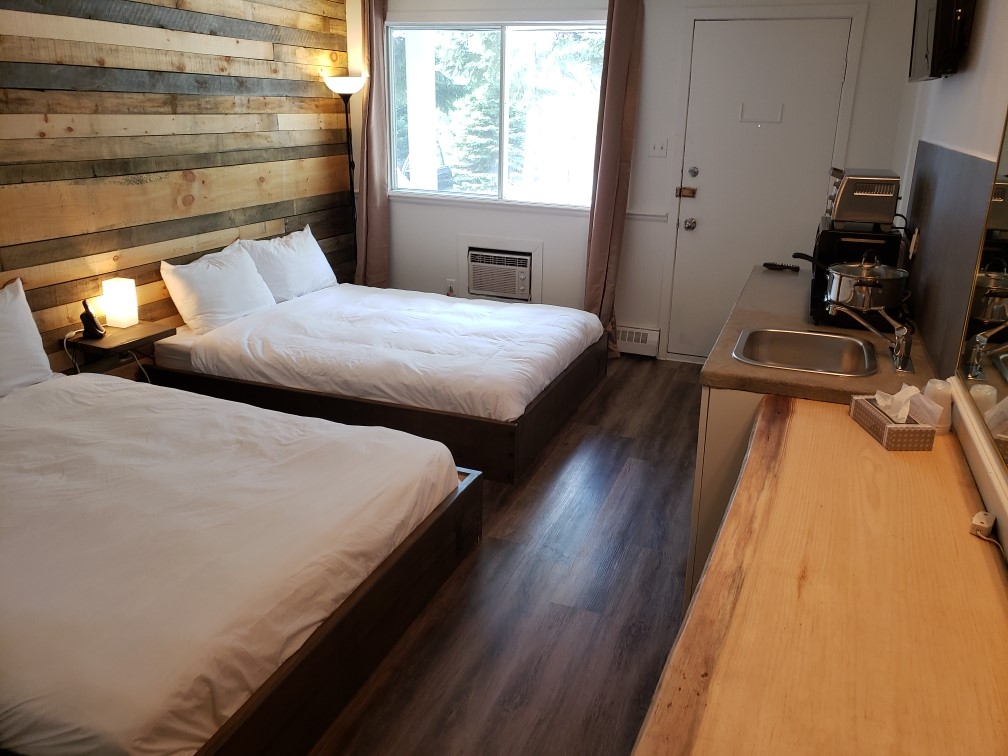 Motel Panoramik | 280 Rue Séraphin, Sainte-Adèle, QC J8B 2G4, Canada | Phone: (450) 229-2680