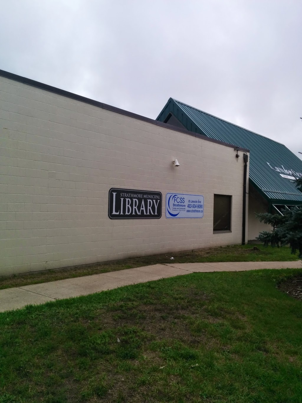 Strathmore Municipal Library | 85 Lakeside Blvd, Strathmore, AB T1P 1A1, Canada | Phone: (403) 934-5440