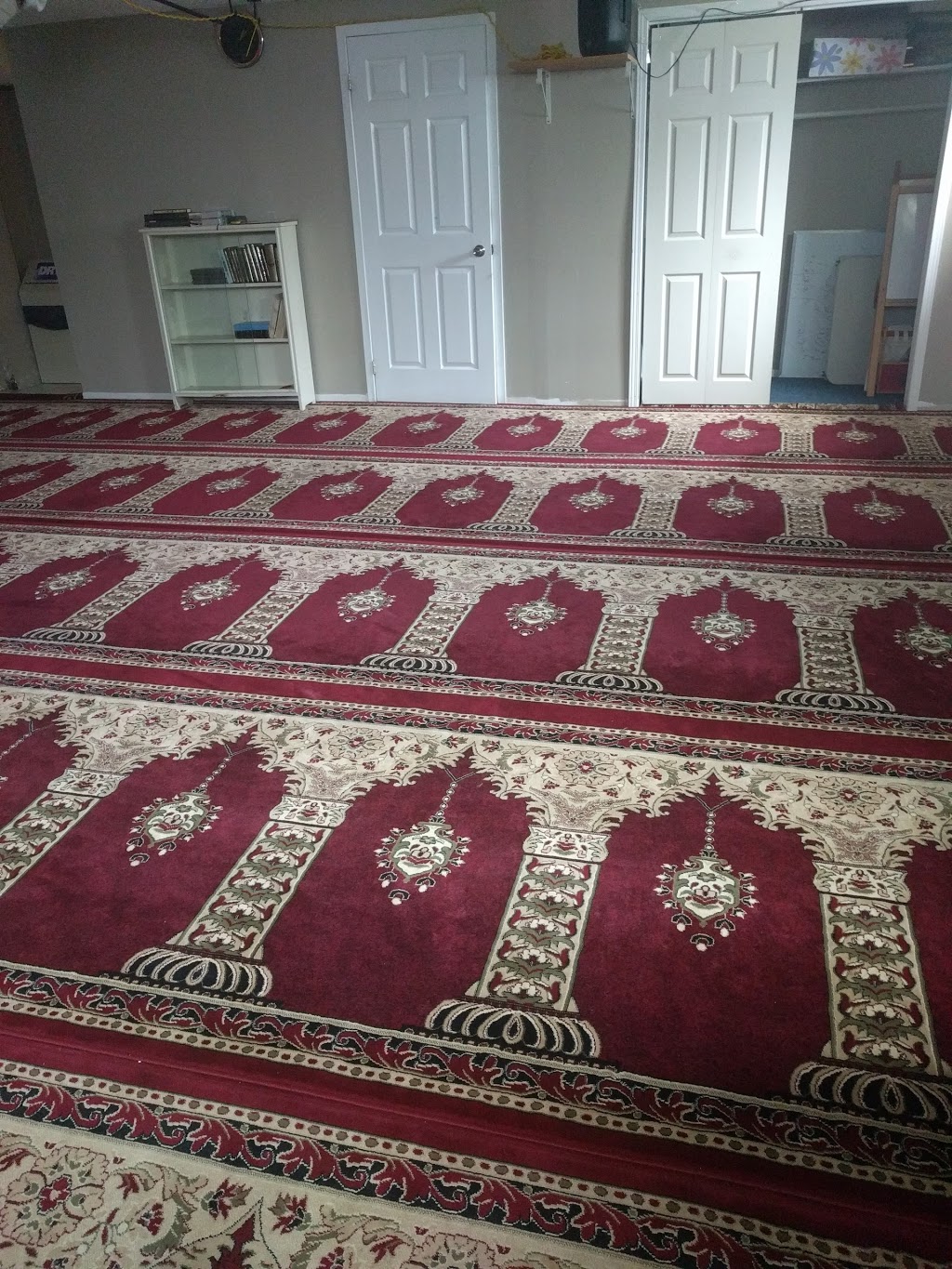 Masjid Aisha | 44 Marlborough Rd, Guelph, ON N1E 3X2, Canada | Phone: (226) 486-1143