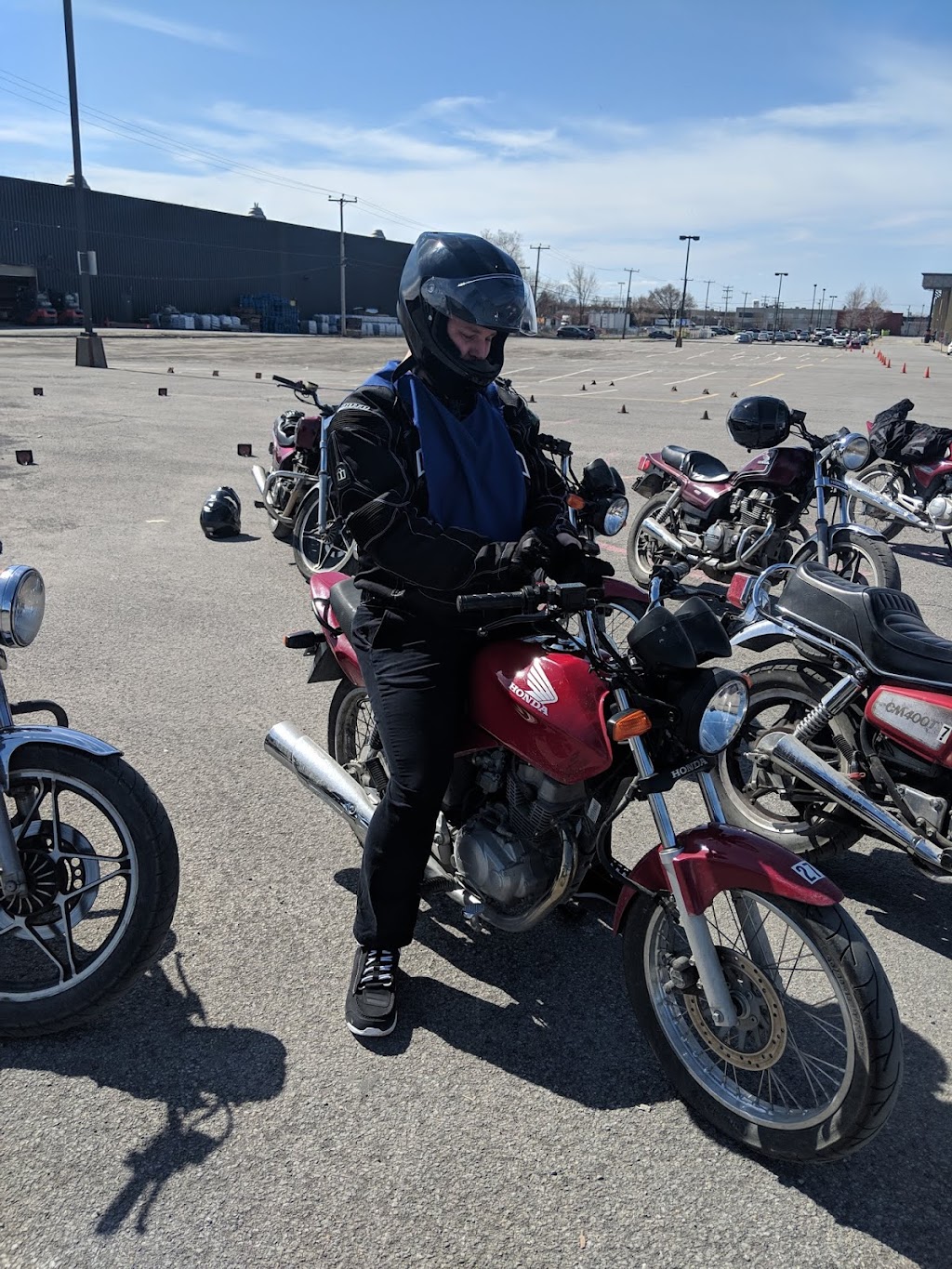 Tecnic Moto Montréal-Ouest driving school | 2645 Rue de Miniac, Saint-Laurent, QC H4S 1E5, Canada | Phone: (514) 482-0909