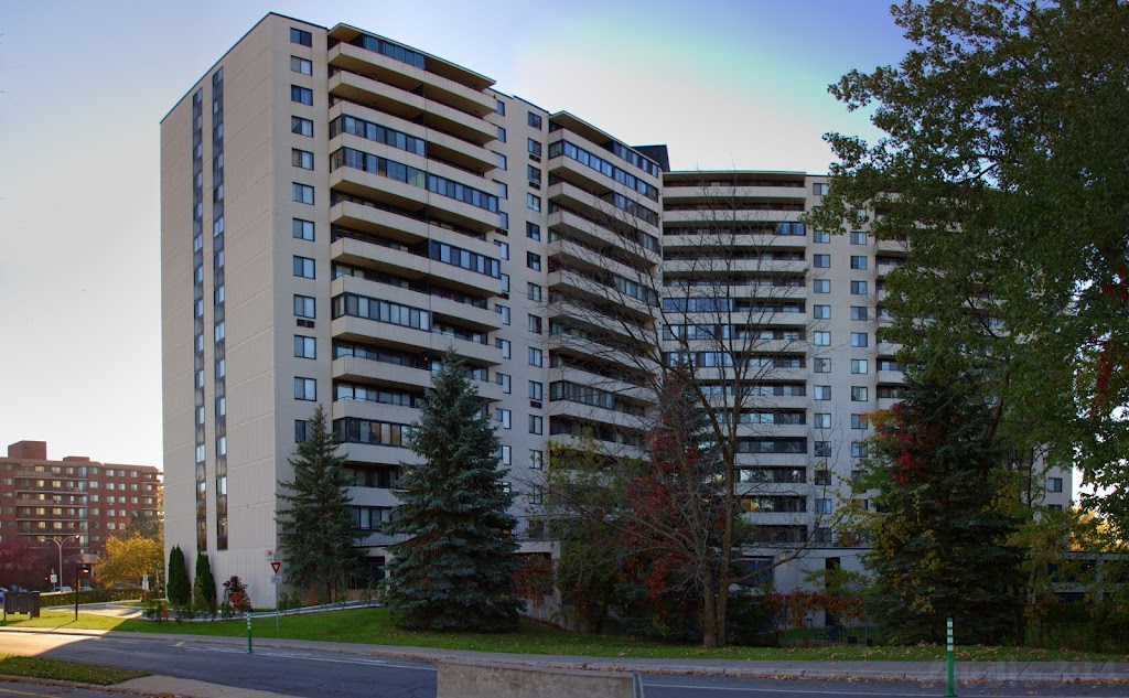 Condos Promenade Des Iles | 4R4, 2555 Av. du Havre des Îles, Laval, QC H7W 4R4, Canada | Phone: (450) 682-7665