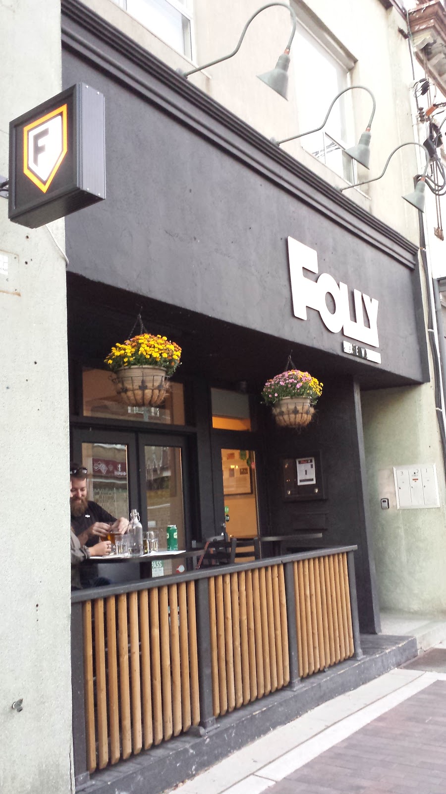 Folly Brewpub | 928 College St, Toronto, ON M6H 1A4, Canada | Phone: (416) 533-7272