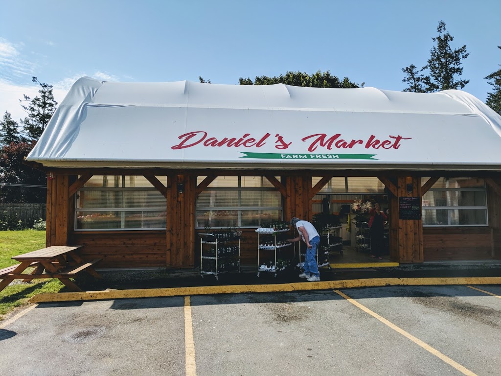 Daniels Market - Farm Fresh | 5529 Sooke Rd, Sooke, BC V9Z 0E8, Canada | Phone: (250) 888-3939