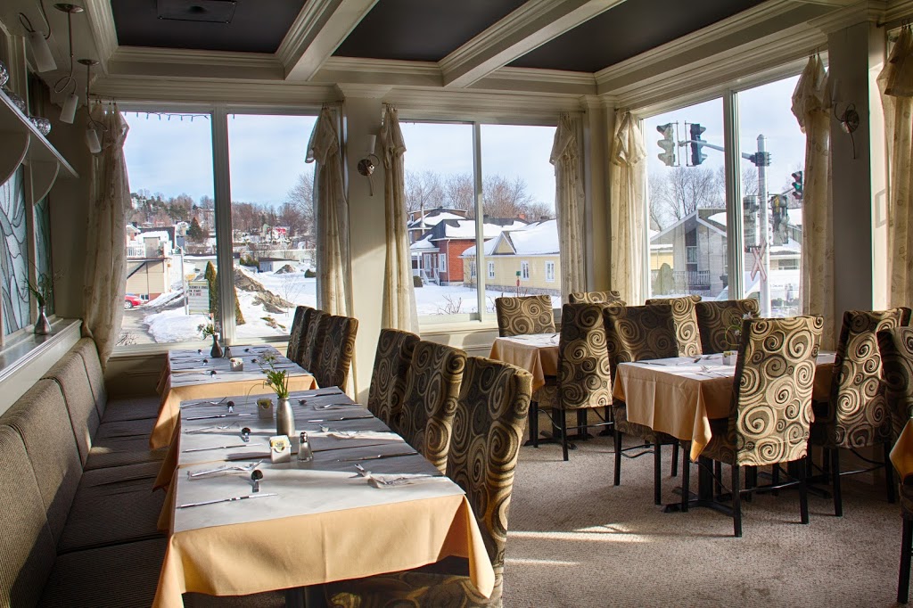 Restaurant La Feuille dErable | 242 Rue Principale, Vallée-Jonction, QC G0S 3J0, Canada | Phone: (418) 253-1200