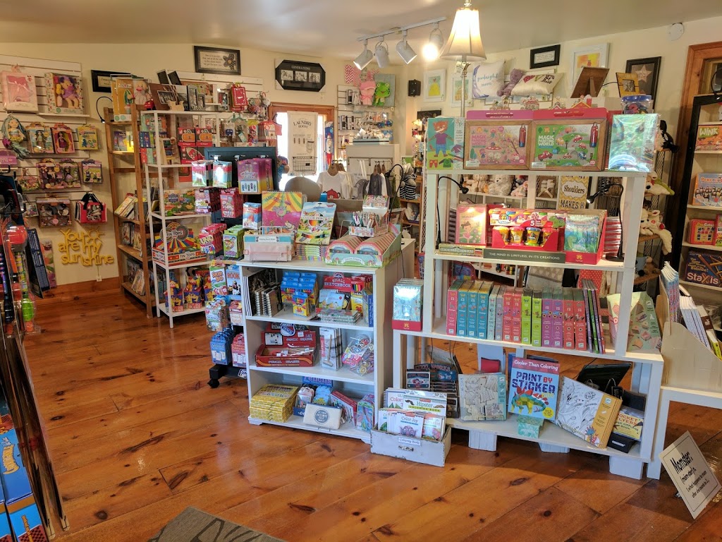 Green Gables Gifts & Greetings | 286 Bloomfield Main St, Bloomfield, ON K0K 1G0, Canada | Phone: (613) 393-1494