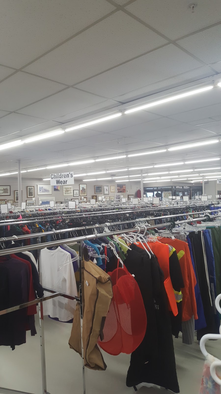 The Mission Thrift Store | 7 First Av, St Thomas, ON N5R 4M3, Canada | Phone: (519) 633-7300