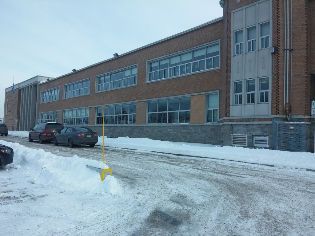 École Ste-Thérèse-De-Lenfant-Jésus | 700 9e Rue, Saint-Jérôme, QC J7Z 2Z5, Canada | Phone: (450) 438-8828