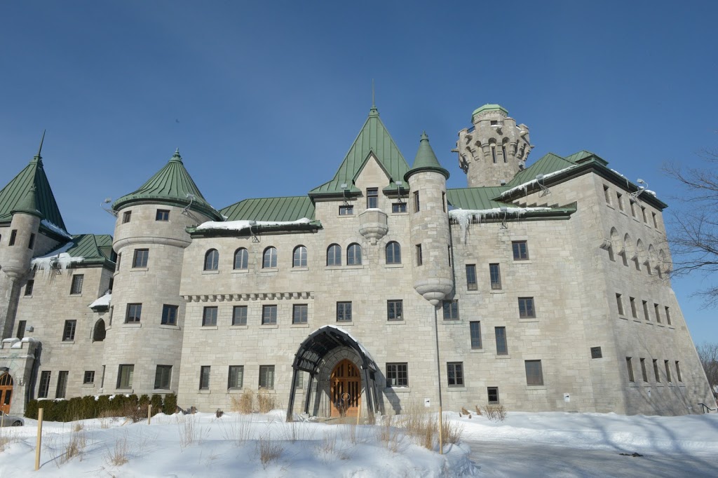 Lépine Cloutier - House Gomin | 2026 Boulevard René-Lévesque O, Québec, QC G1V 2K8, Canada | Phone: (418) 529-3371