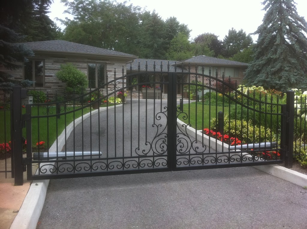 Cougar Iron | High Quality Wrought Iron Fencing | 22115 Catering Rd, Queensville, ON L0G 1R0, Canada | Phone: (905) 726-9313